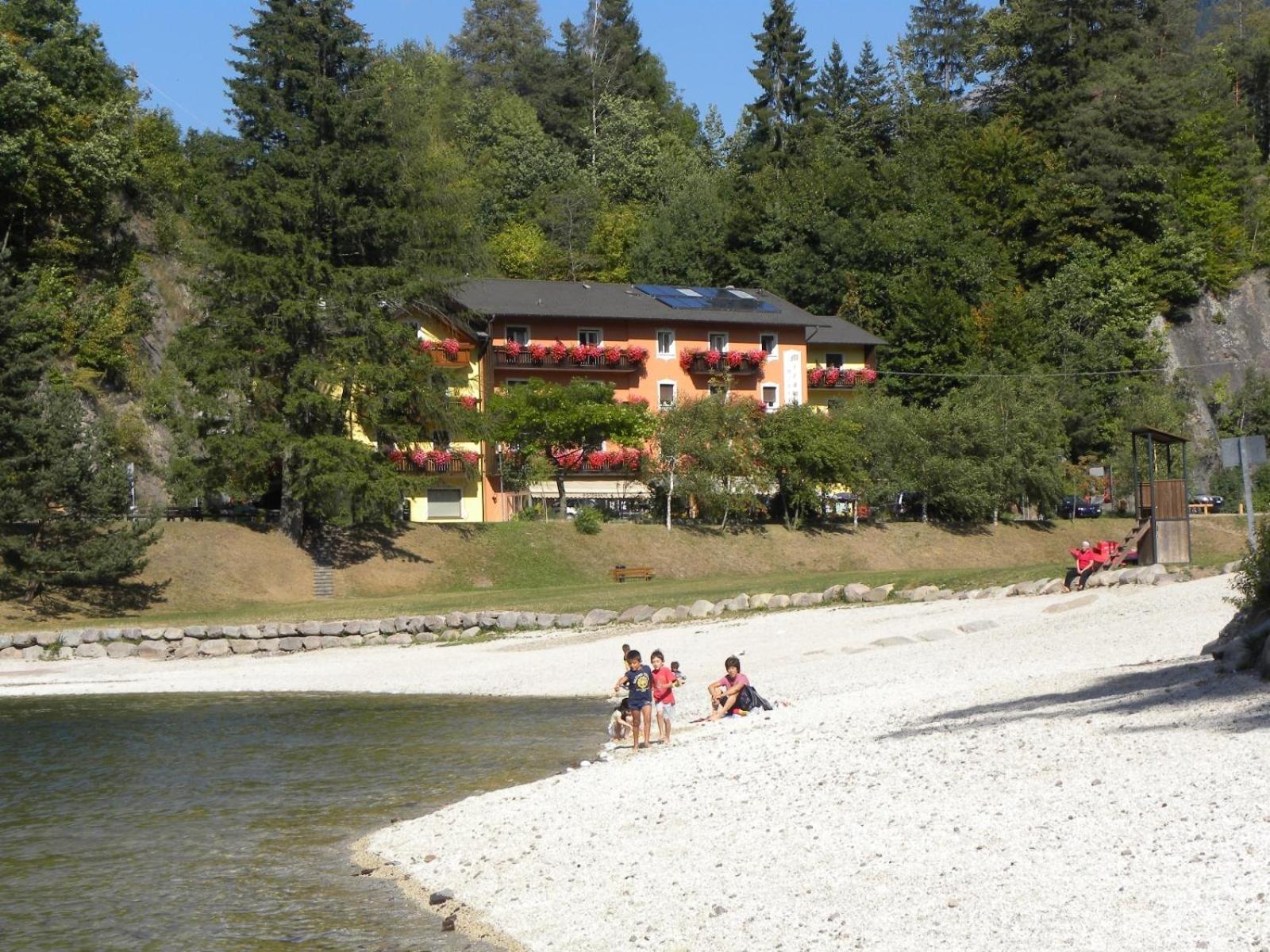 Hotel Miramonti Bedollo Buitenkant foto